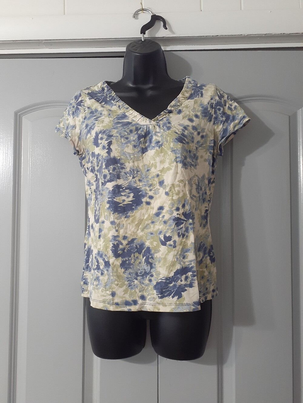 Liz Claiborne Blue And Green Short Sleeve Top